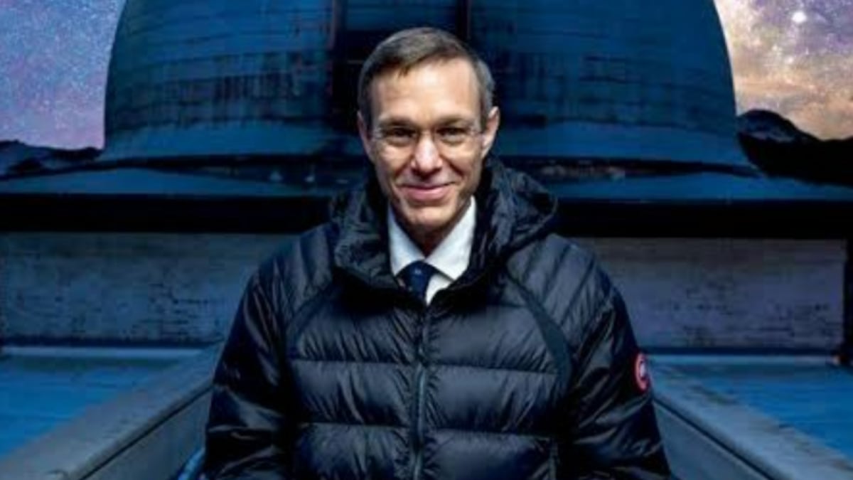 Not A Comet, Harvard Scientist Claims Spooky Space Object Is Alien Spaceship