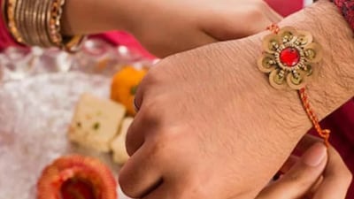 The unique Raksha Bandhan was celebrated along Valsad's picturesque Tithal Beach Road, with emotions running high. (Representative/News18 Hindi)