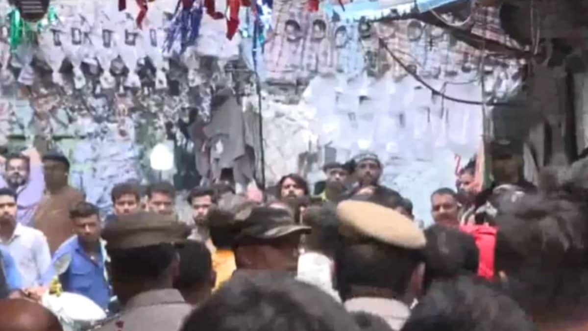 Chaos Breaks Out At Delhi CM Rekha Gupta’s First Public Event Since Attack