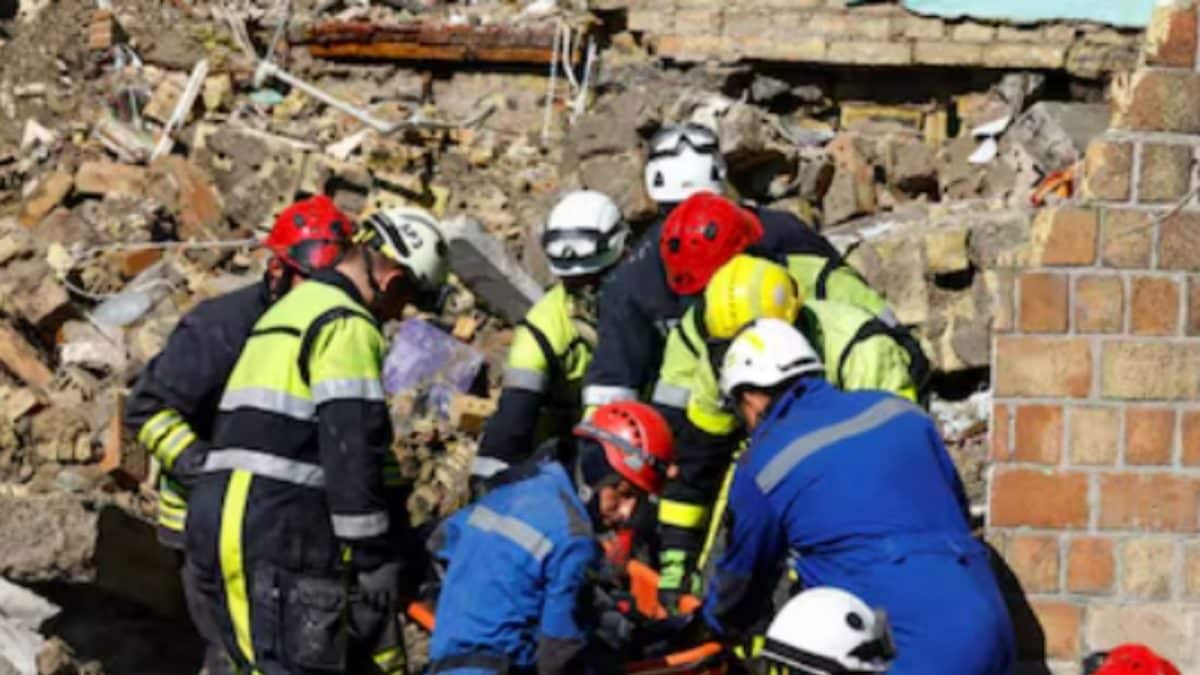 <div>News18 Evening Digest: Russia's Strike On Kyiv Kills 15, Nikki's Dying Declaration Deepen Noida Dowry Case & Other Stories</div>