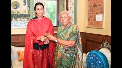 Salma (left) with UP Governor Anandiben Patel. (News18)