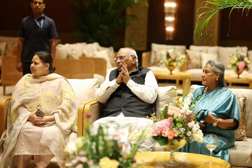The style choices of these women leaders reaffirm that the saree is far more than just a garment; it is a statement of power, confidence, and individuality. From the political stage to the fashion world, its relevance remains undiminished. In Indian politics, fashion is as much about culture and identity as it is about aesthetics, and leaders like Priyanka Gandhi, Sonia Gandhi, Dimple Yadav, and Jaya Bachchan continue to prove it with elegance. (News18 Hindi)