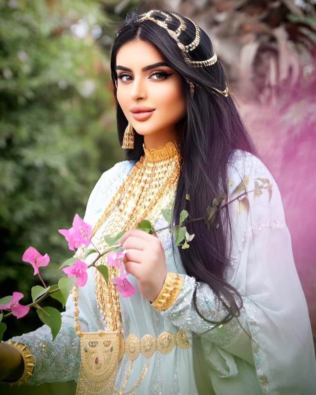 Dubai Princess Sheikha Mahra, Who Dumped Husband In Instagram Post, Is Engaged to Rapper French Montana Dubai Princess Sheikha Mahra, Who Dumped Husband In Instagram Post, Is Engaged to Rapper French Montana