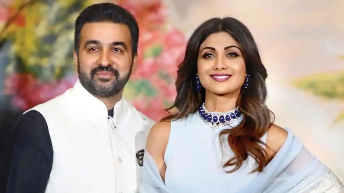 Shilpa Shetty Recalls 'Om Shanti Om' Saree Incident on Farah's Vlog