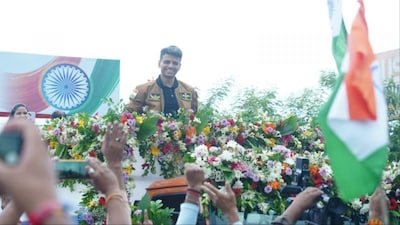 Group Captain Shubhanshu Shukla gets a hero's welcome in Lucknow. (News18)