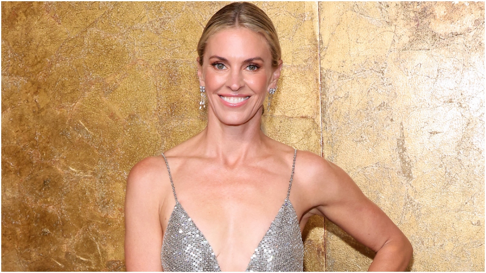  Suzy Favor Hamilton traded in her track spikes for stilettos, making up to $600 an hour as a high-class Vegas escort. “This is better than competing in the Olympics,” she raved in her memoir, revealing a secret life of luxury, lust, and power behind closed penthouse doors.