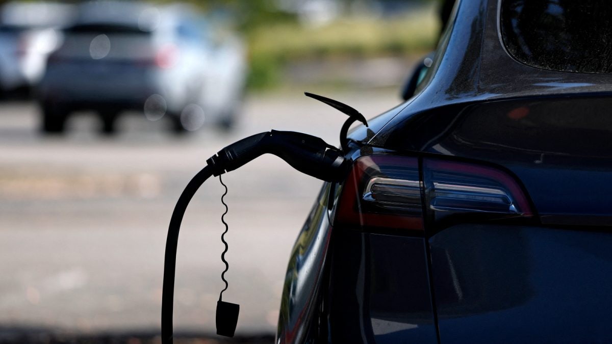 Tesla To Launch First Supercharging Station In Mumbai | Details