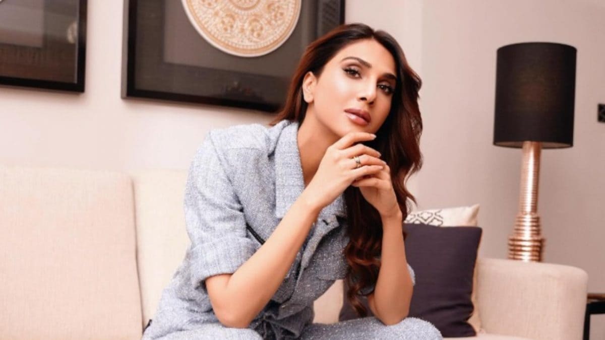 Vaani Kapoor Talks 'Mandala Murders', Praises Dimple Kapadia and SRK