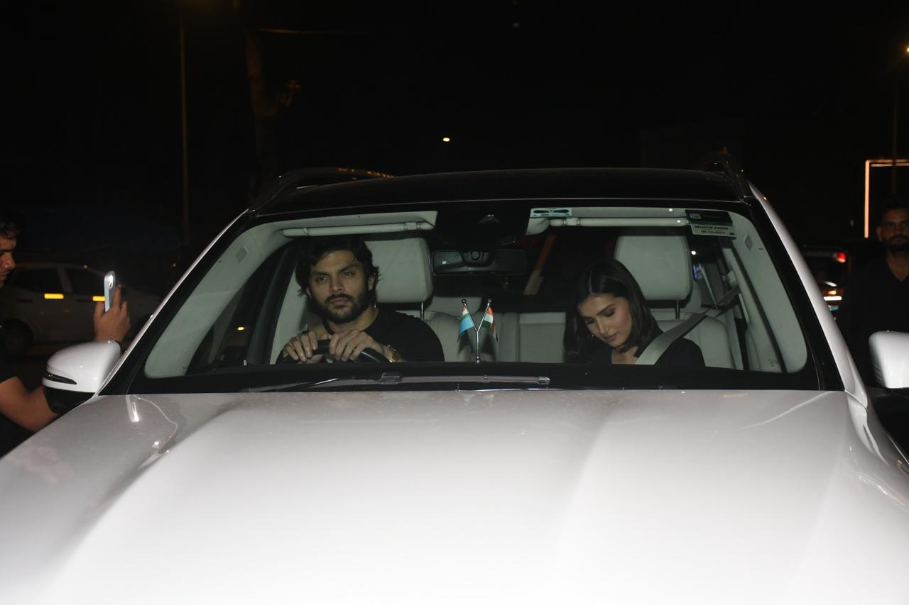 Veer Pahariya Protects Girlfriend Tara Sutaria On Dinner Date, See Pics Veer Pahariya Protects Girlfriend Tara Sutaria On Dinner Date, See Pics