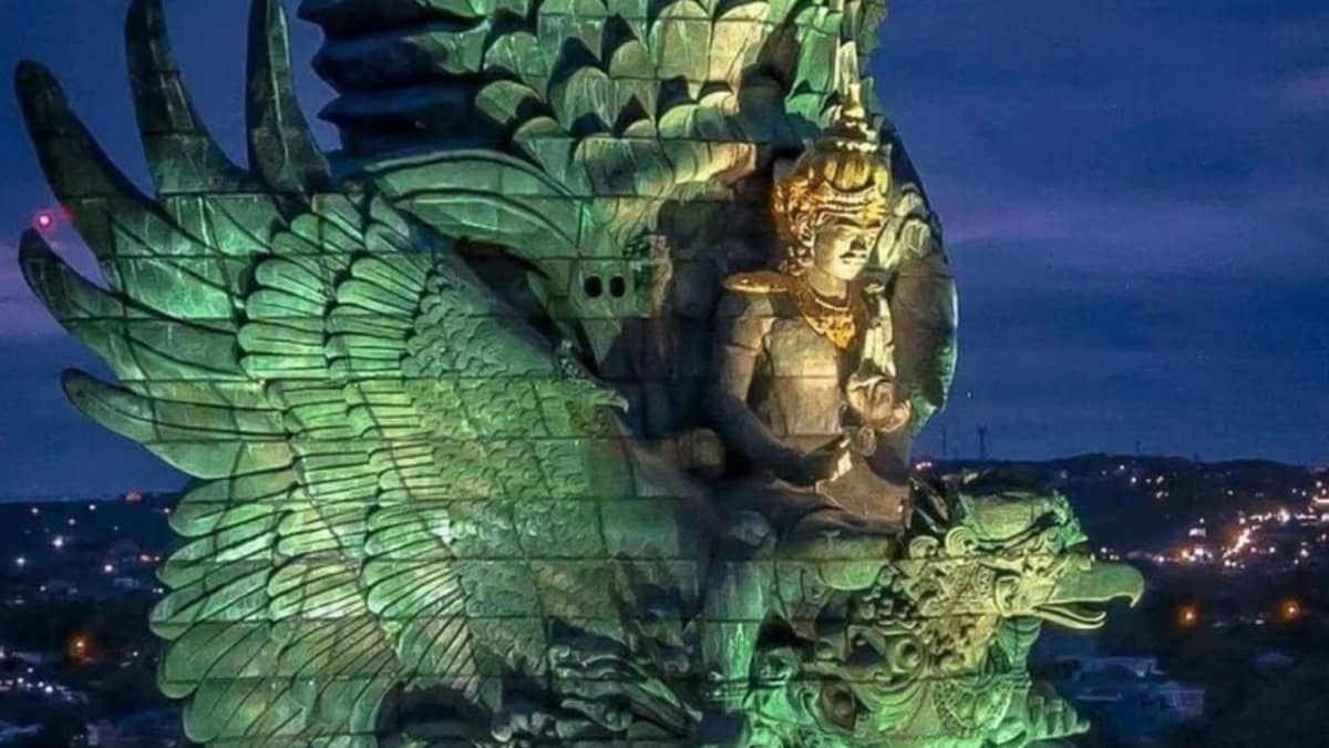 World’s Tallest Statue Of Lord Vishnu Is Located In This Muslim Country