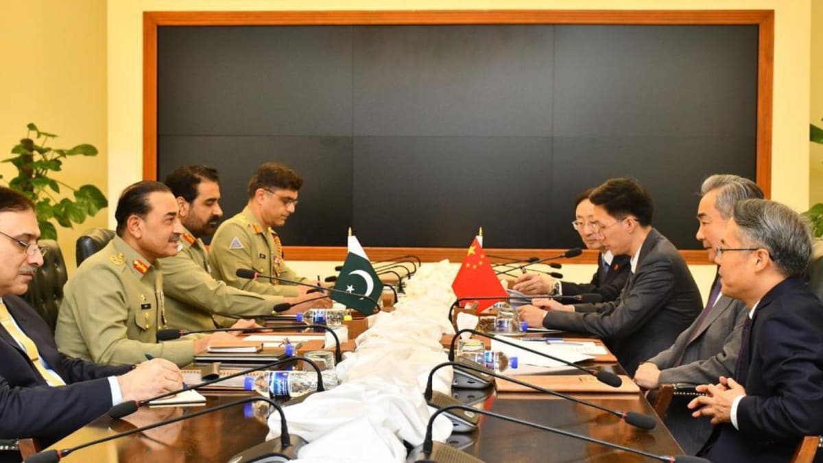 <div>India Wary As China's Wang Yi Meets Pakistan Army Chief Asim Munir In Islamabad</div>