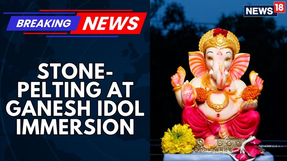 After Stone-Pelting At Ganesh Idol Immersion, Pro Hindu Group Stage Protest At Mandya, Karnataka After Stone-Pelting At Ganesh Idol Immersion, Pro Hindu Group Stage Protest At Mandya, Karnataka