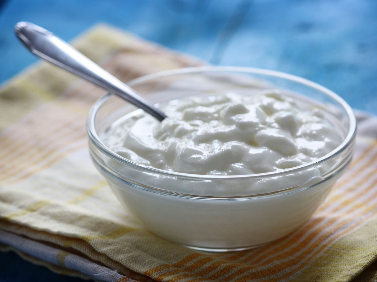 Rich in protein, calcium, and vitamins, yogurt nourishes the skin effectively. B-complex vitamins strengthen skin cells, reducing early signs of aging such as fine lines, wrinkles, and pigmentation. Yogurt also provides essential moisture for dry skin. (News18 Hindi) Rich in protein, calcium, and vitamins, yogurt nourishes the skin effectively. B-complex vitamins strengthen skin cells, reducing early signs of aging such as fine lines, wrinkles, and pigmentation. Yogurt also provides essential moisture for dry skin. (News18 Hindi)