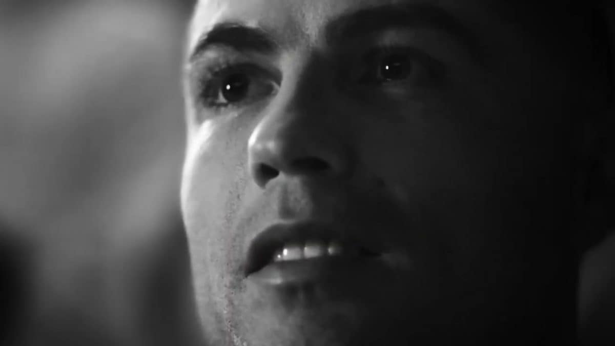 Cristiano Ronaldo lanza un calendario irreal