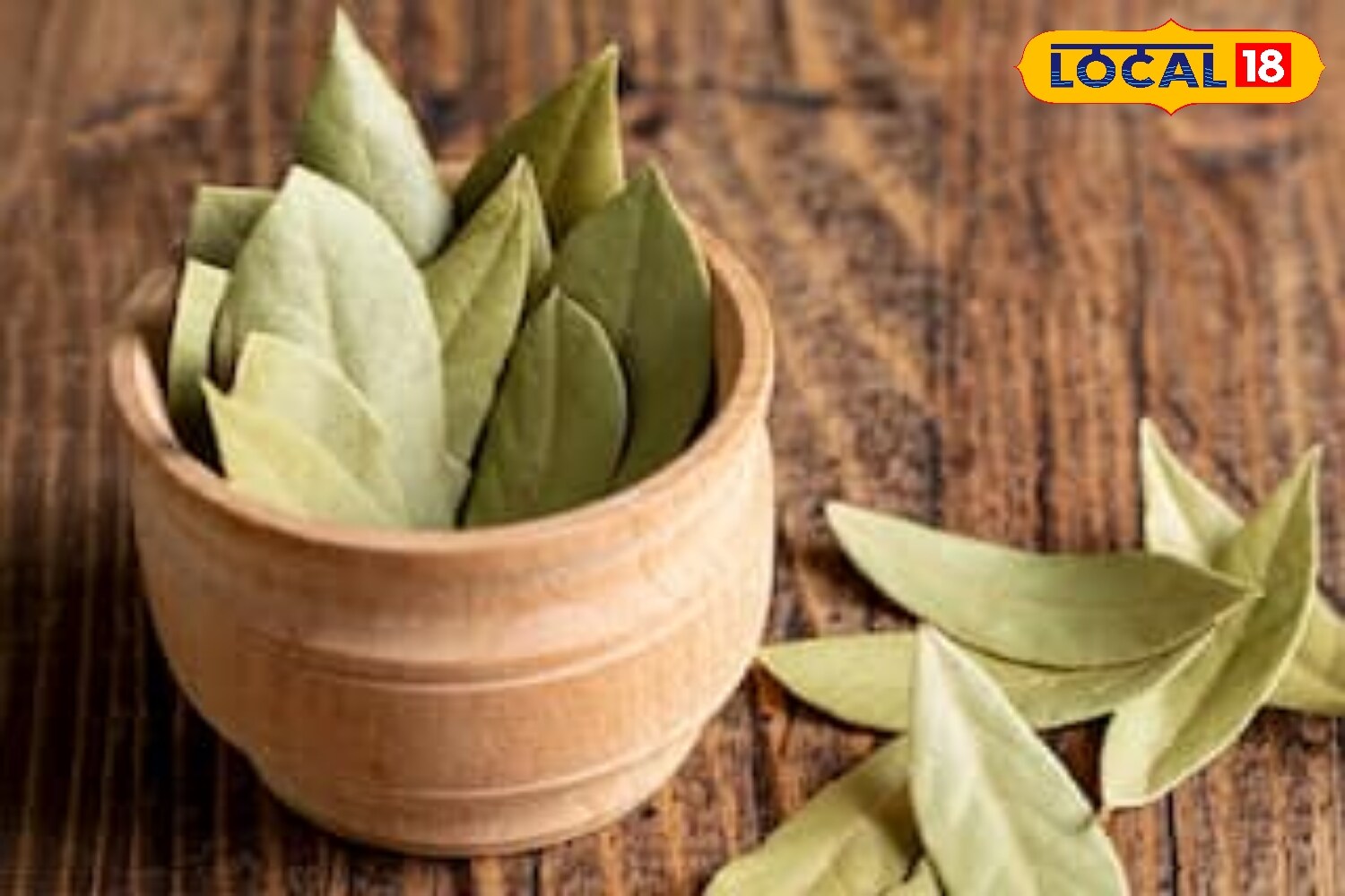 तेजपत्ता और नमक से बना प्राकृतिक स्प्रे – चींटियों से छुटकारे का सुरक्षित तरीका. तेजपत्ता और नमक से बना प्राकृतिक स्प्रे – चींटियों से छुटकारे का सुरक्षित तरीका.
