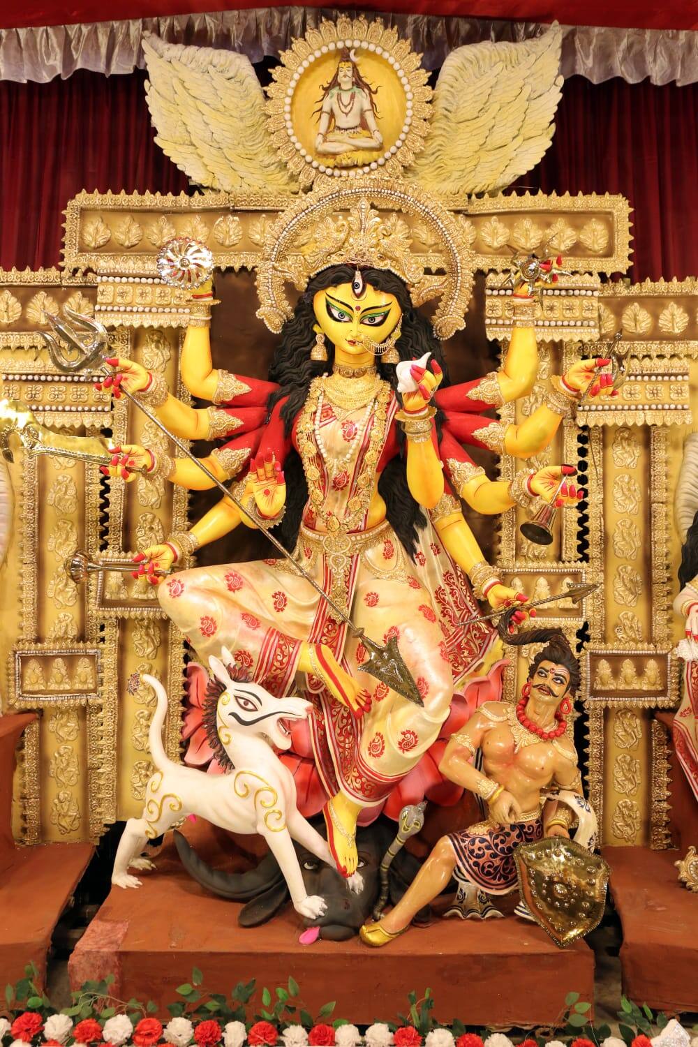 এন্টালি কাঁঠাল বাগান সার্বজনীন শারদীয়া উৎসব কমিটির পুজো এবার ৭৯তম বছরে পা দিল৷ এবছর তাদের পুজোর থিম 