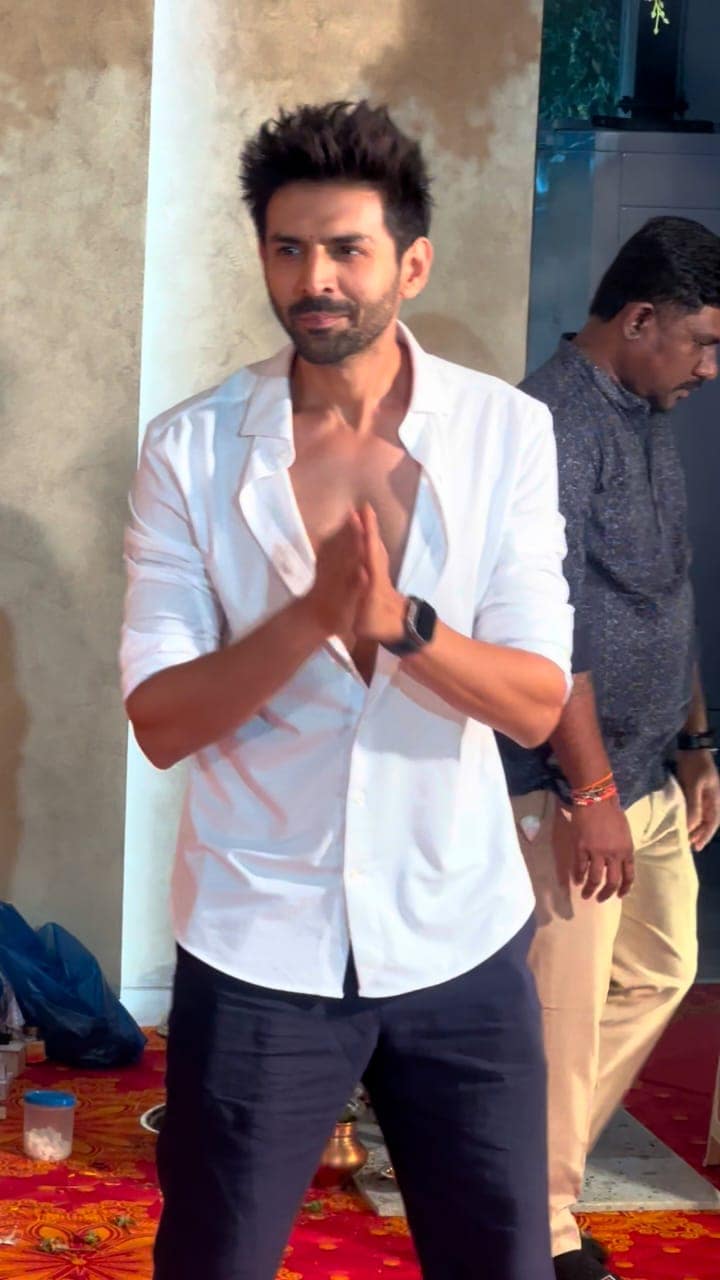 Celebs at T-Series Ganpati Darshan 2025 Celebs at T-Series Ganpati Darshan 2025
