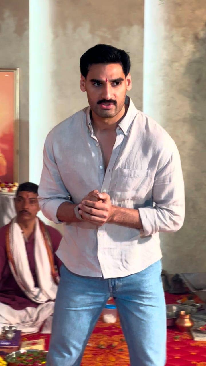 Celebs at T-Series Ganpati Darshan 2025 Celebs at T-Series Ganpati Darshan 2025