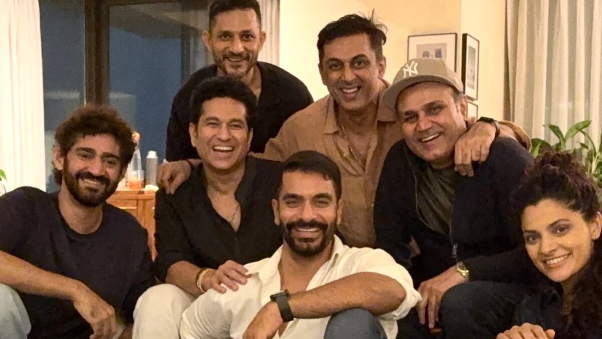 Angad Bedi's Photo with Cricket Legends Goes Viral