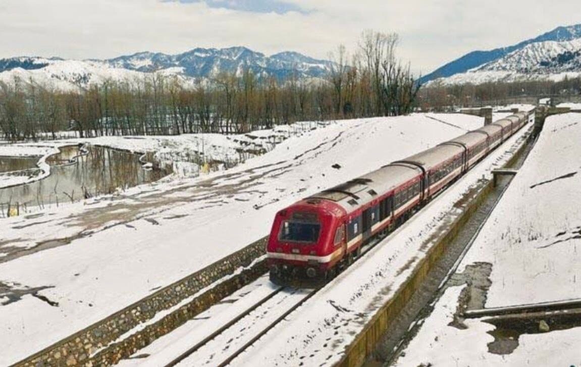 India’s 6 Most Scenic Train Routes You Must Experience At Least Once ...