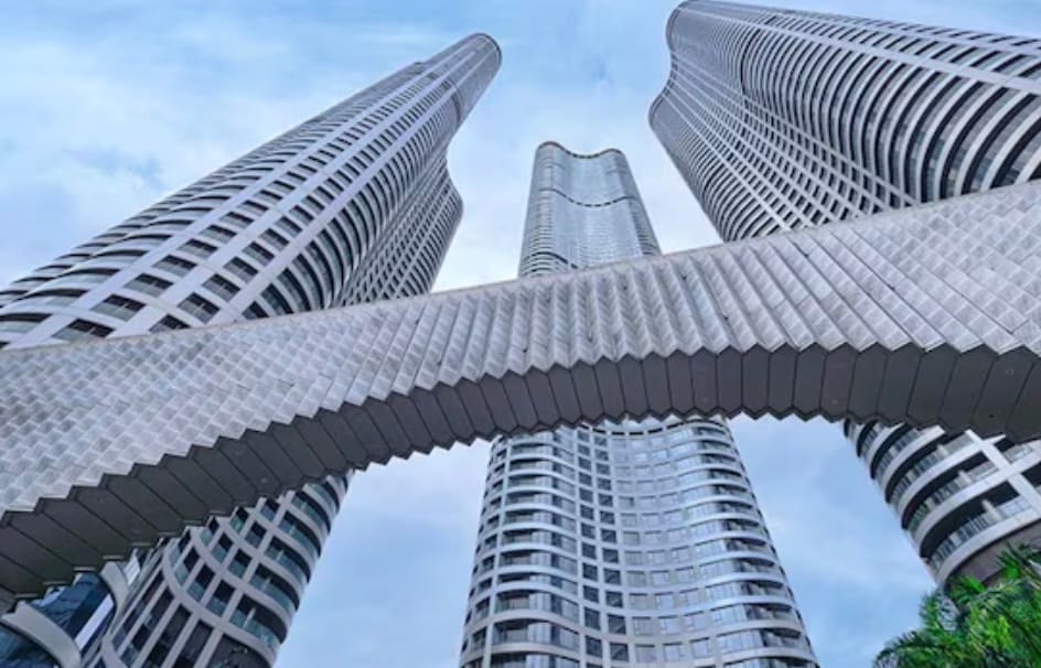 Lodha World One, Mumbai: Situated in Lower Parel, this building is 280.2 metres in height and has 76 floors. Finished in 2020, it also boasts world-class facilities for its residents. Lodha World One, Mumbai: Situated in Lower Parel, this building is 280.2 metres in height and has 76 floors. Finished in 2020, it also boasts world-class facilities for its residents.