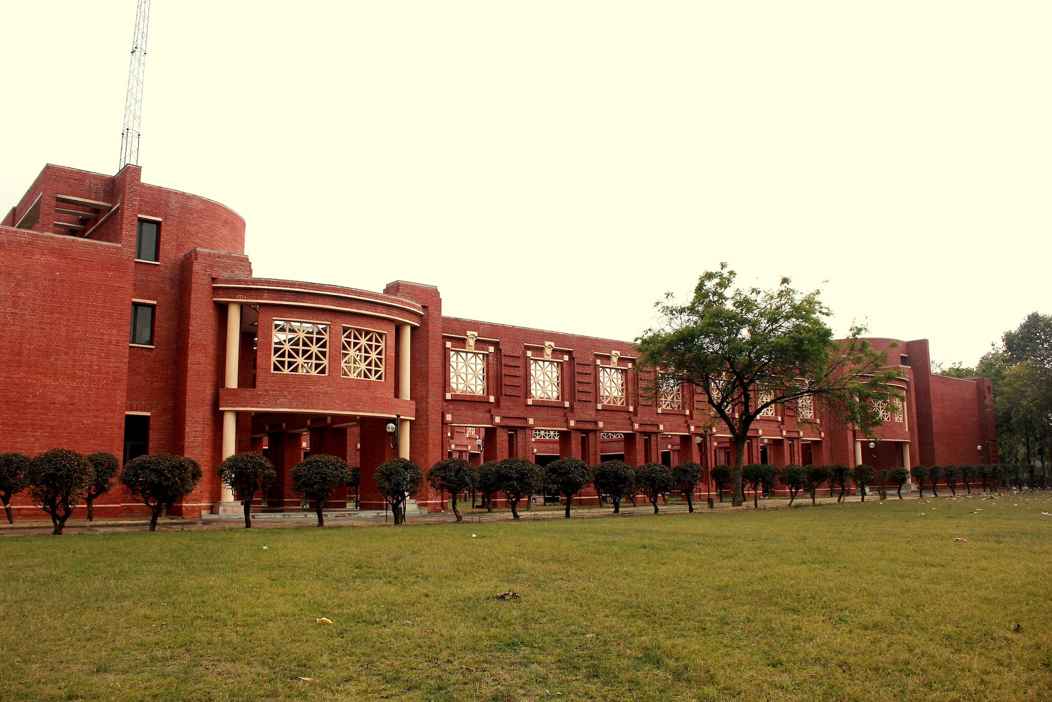 Next is Indian Institute of Management Lucknow (Uttar Pradesh) with a score of 77.97.
