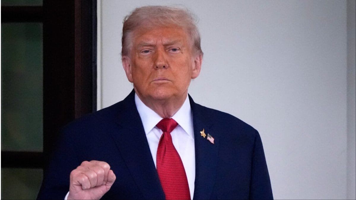 <div>Trump Announces 100% Tariff On Pharmaceutical Drugs' Manufacturers Not Building Plants In US</div>