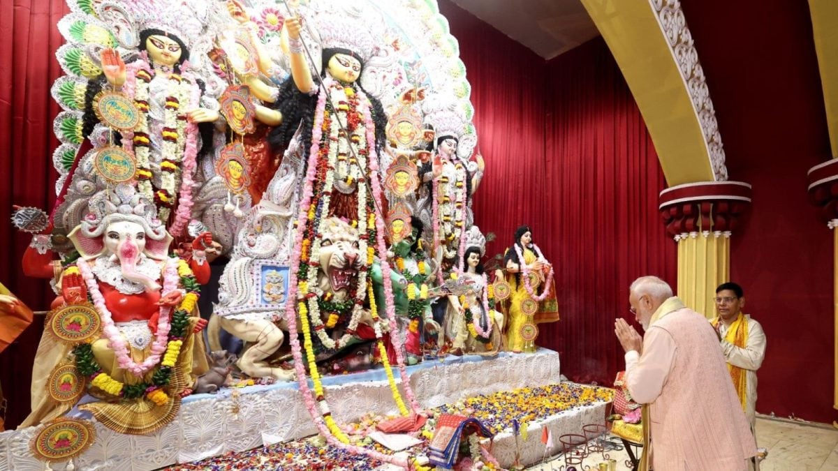 PM Modi Takes Part In Durga Puja Celebrations At Delhi’s CR Park