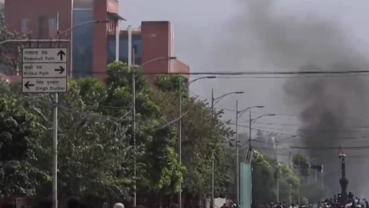 Sher Bahadur Deuba, Bishnu Paudel Assaulted By Protestors, Many Ministers Face Irate Mobs | Videos