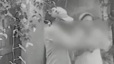 Eyewitnesses said Sheikh Amjad suddenly pulled out a knife and slit his wife’s throat.