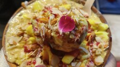 From traditional malai rabri to experimental flavours like chocolate, Oreo, and even Panch Tatva Rabri, there’s something for everyone. (Local18)