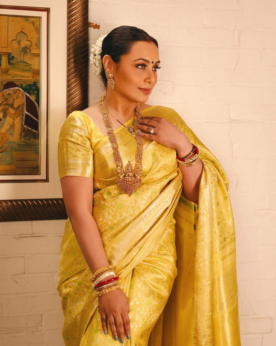 Kanjeevaram Saree: Make heads turn in a rich Kanjeevaram saree styled with gold jewellery—an exquisite mix of tradition and contemporary charm. (Image: Instagram) Kanjeevaram Saree: Make heads turn in a rich Kanjeevaram saree styled with gold jewellery—an exquisite mix of tradition and contemporary charm. (Image: Instagram)