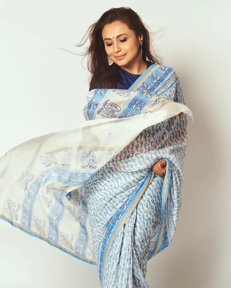 Printed Saree: Keep it effortless and chic with a printed saree and a pair of standout earrings. (Image: Instagram) Printed Saree: Keep it effortless and chic with a printed saree and a pair of standout earrings. (Image: Instagram)