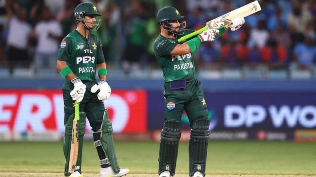 Sahibzada Farhan యొక్క వైరల్ క్రికెట్ పోల్ మాజీ Pakistan ఆటగాళ్ల నుండి తీవ్ర స్పందనలను రేకెత్తించింది