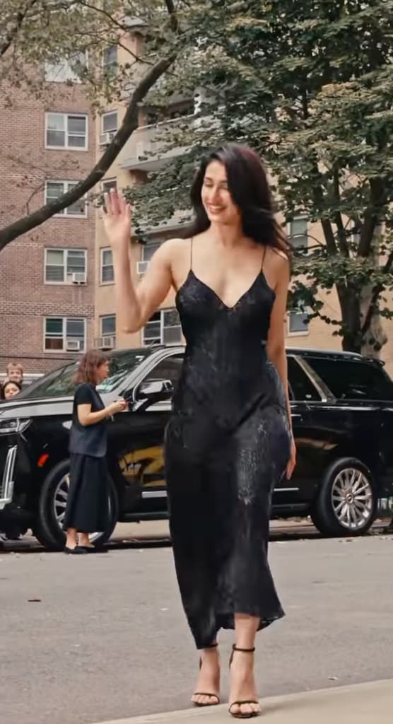disha patani backless dress Disha Patani's backless floral dress is just what your summer closet is missing