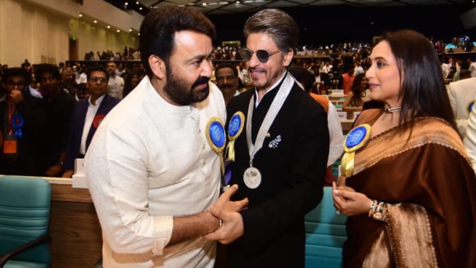 Shah Rukh Khan, Mohanlal and Rani Mukerji at National Film Awards. Shah Rukh Khan, Mohanlal and Rani Mukerji at National Film Awards.