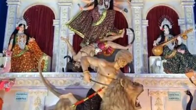US President Donald Trump featured as 'asura' in Durga Puja pandal in West Bengal | Image: X 