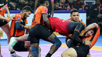  U Mumba 48-28 Bengaluru Bulls. (X) 
