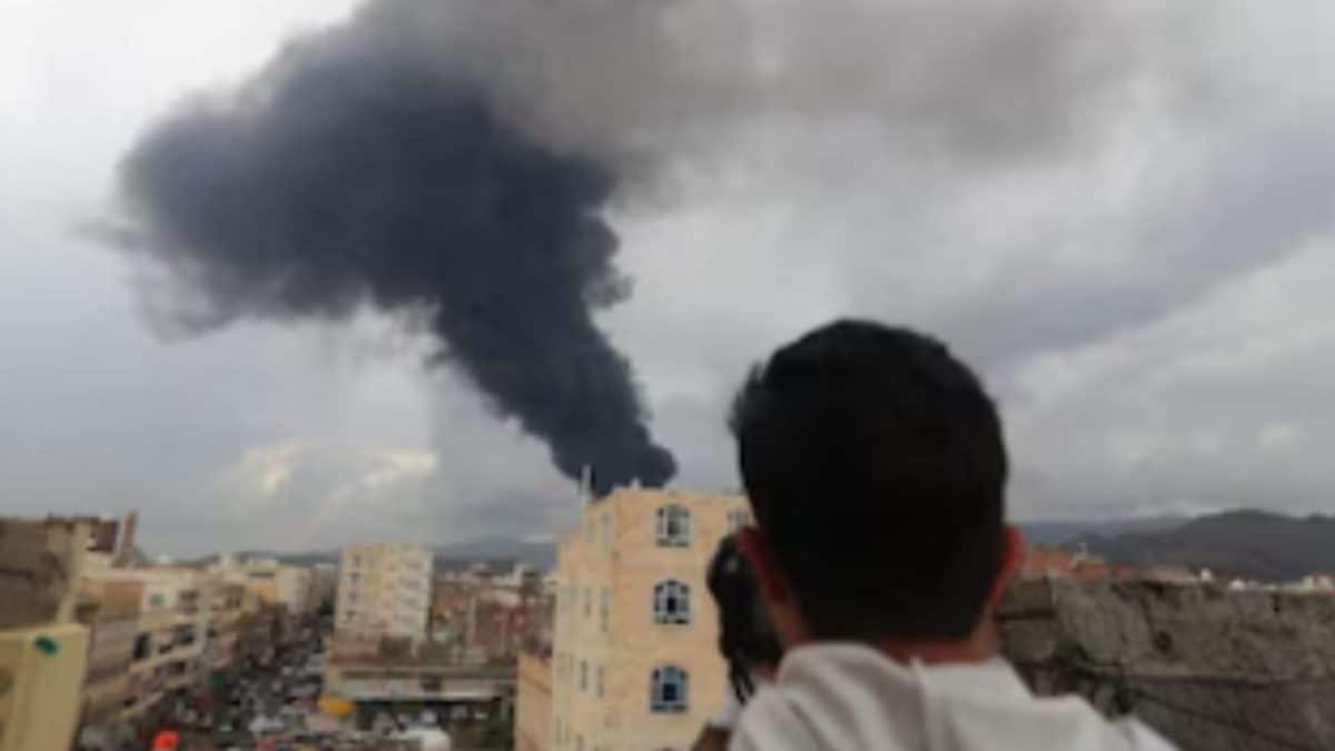Israel Strikes Yemen's Houthi-Controlled Hodeidah Port
