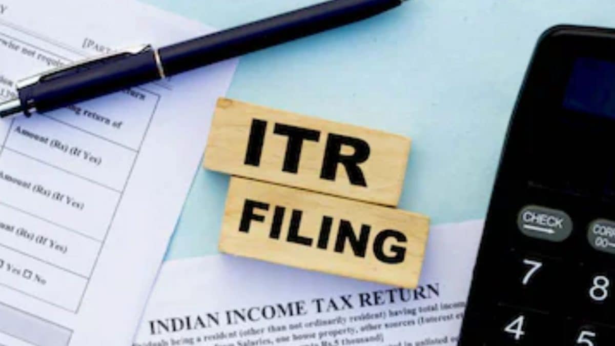 ITR Filing Deadline: Who Needs To File ITR By September 15? A Quick Guide For Non-Audit Taxpayers ITR Filing Deadline: Who Needs To File ITR By September 15? A Quick Guide For Non-Audit Taxpayers
