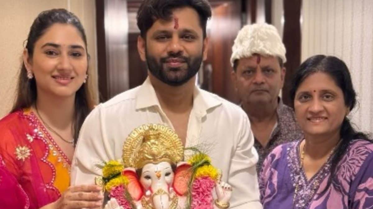 Disha Parmar and Rahul Vaidya Perform Ganesh Visarjan