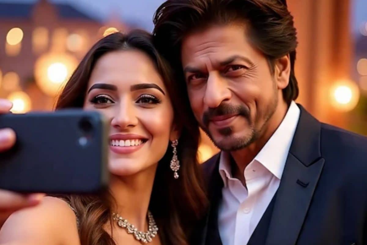 Now You Can Get A Selfie With Shah Rukh Khan Without Meeting Him