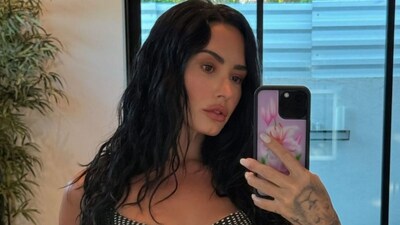 Inspired by Demi Lovato, dolphin skin nails are taking over salons in 2026. (Photo Credit: Instagram)