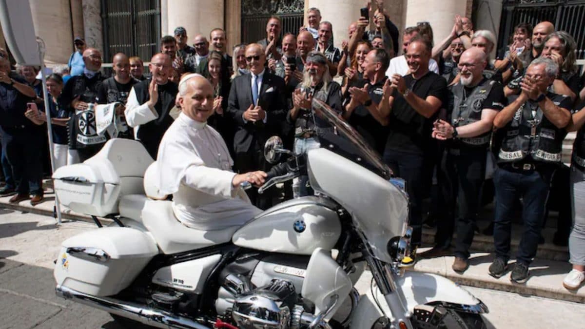 Pope Signs Custom BMW for Charity Auction