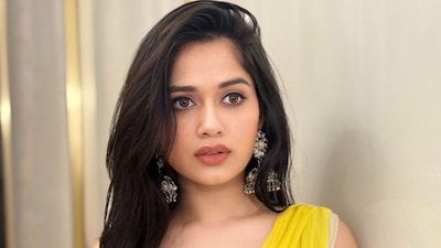 Jannat Zubair Channels Her Inner Alia Bhatt In A Yellow Chiffon Saree
