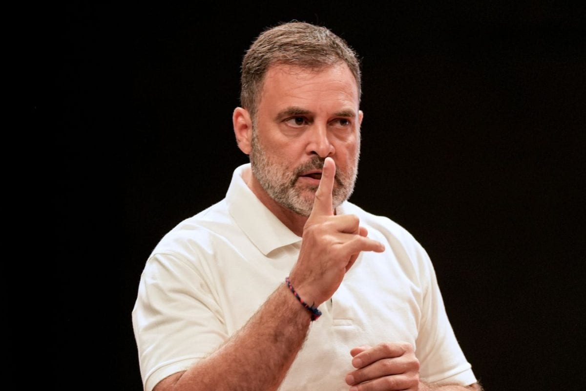 Vacation over polls: BJP mocks RaGa’s foreign trip