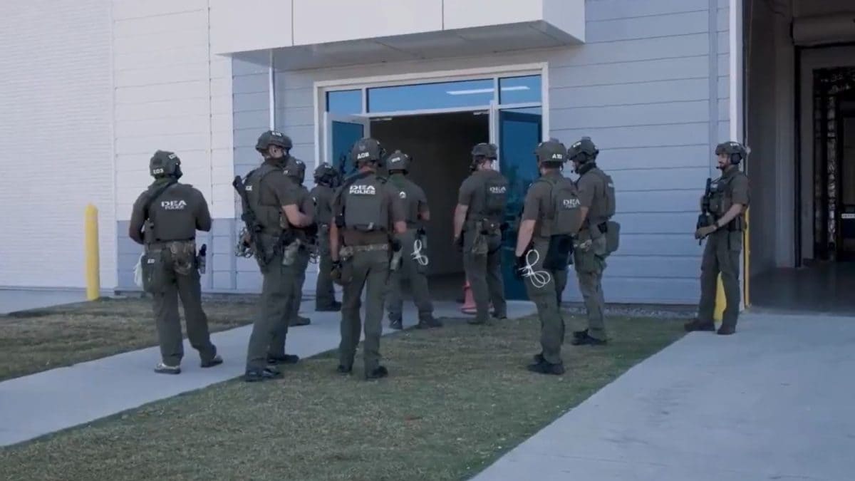 US Immigration Raids Hyundai Plant, Detains 475 South Koreans; Seoul Moves To Secure Release