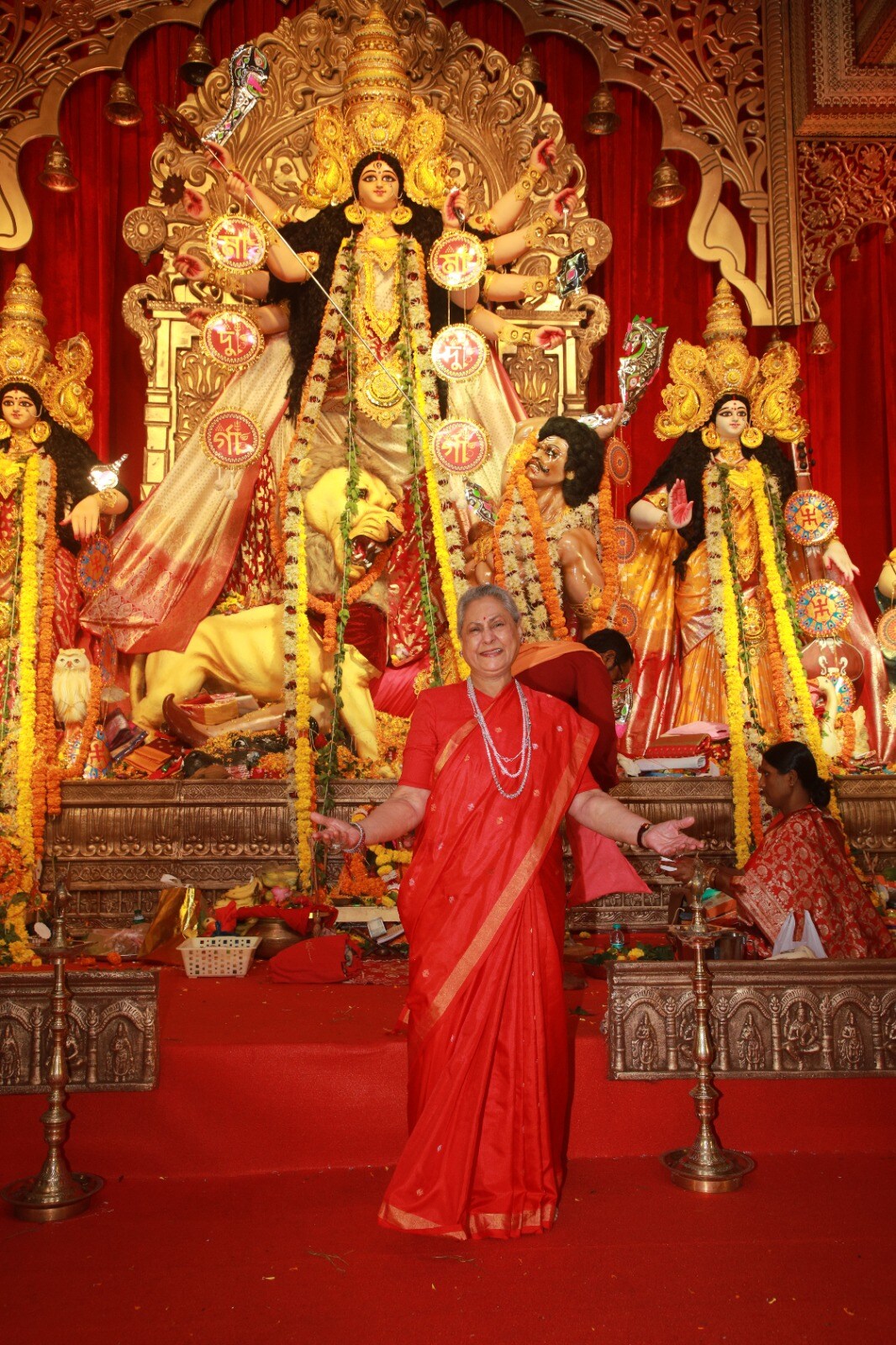 Maha Ashtami 2025: Kajol, Bipasha Basu, Rani Mukerji, Twinkle Khanna ...