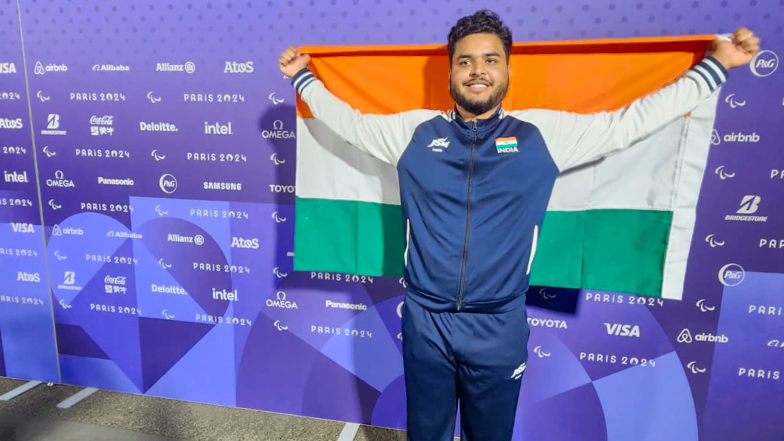 Yogesh Kathuniya ganhou prata no disco masculino F56 na Paralímpica de Paris