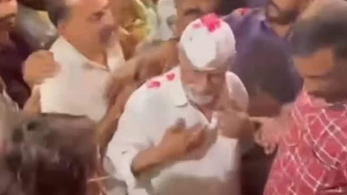 Gangster Arun Gawli Returns Home To Grand Welcome With Flower Petals After Bail | Video